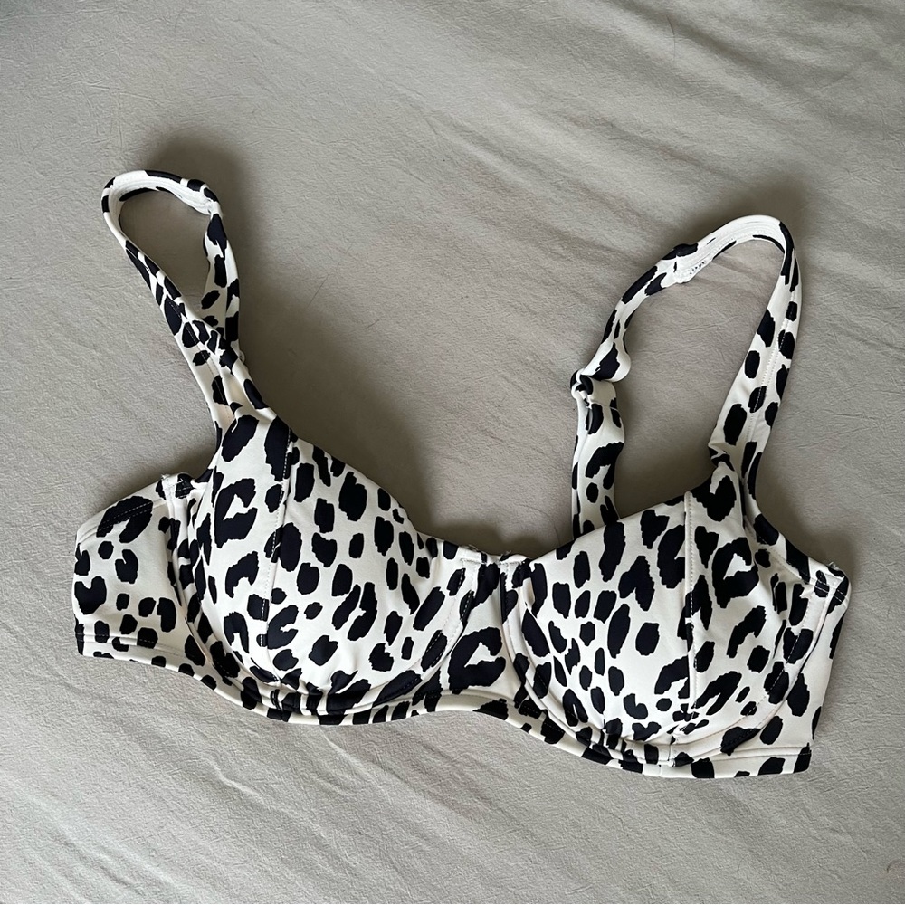 Kona Sol leopard print bikini top